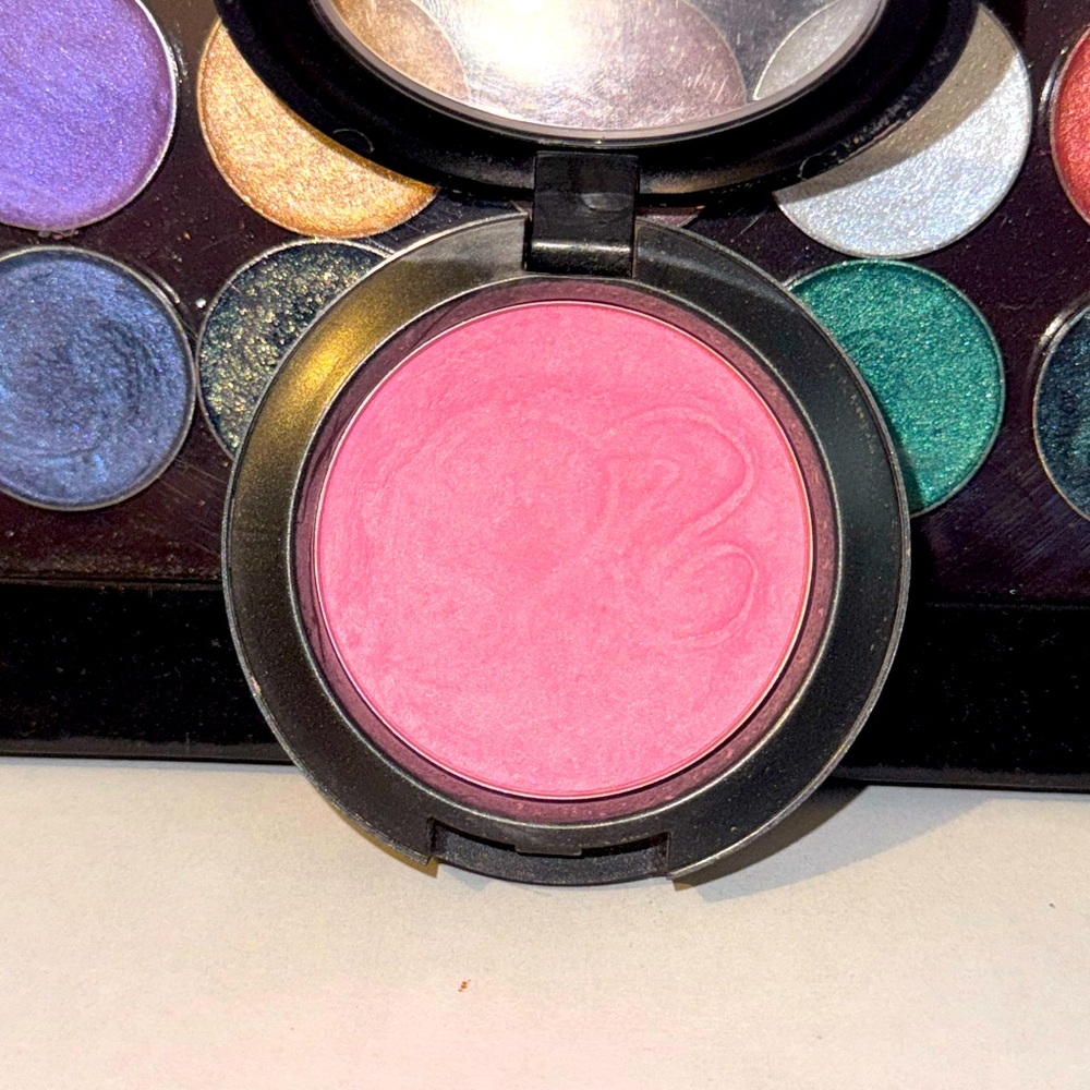 Mac barbie collection don’t be shy blush